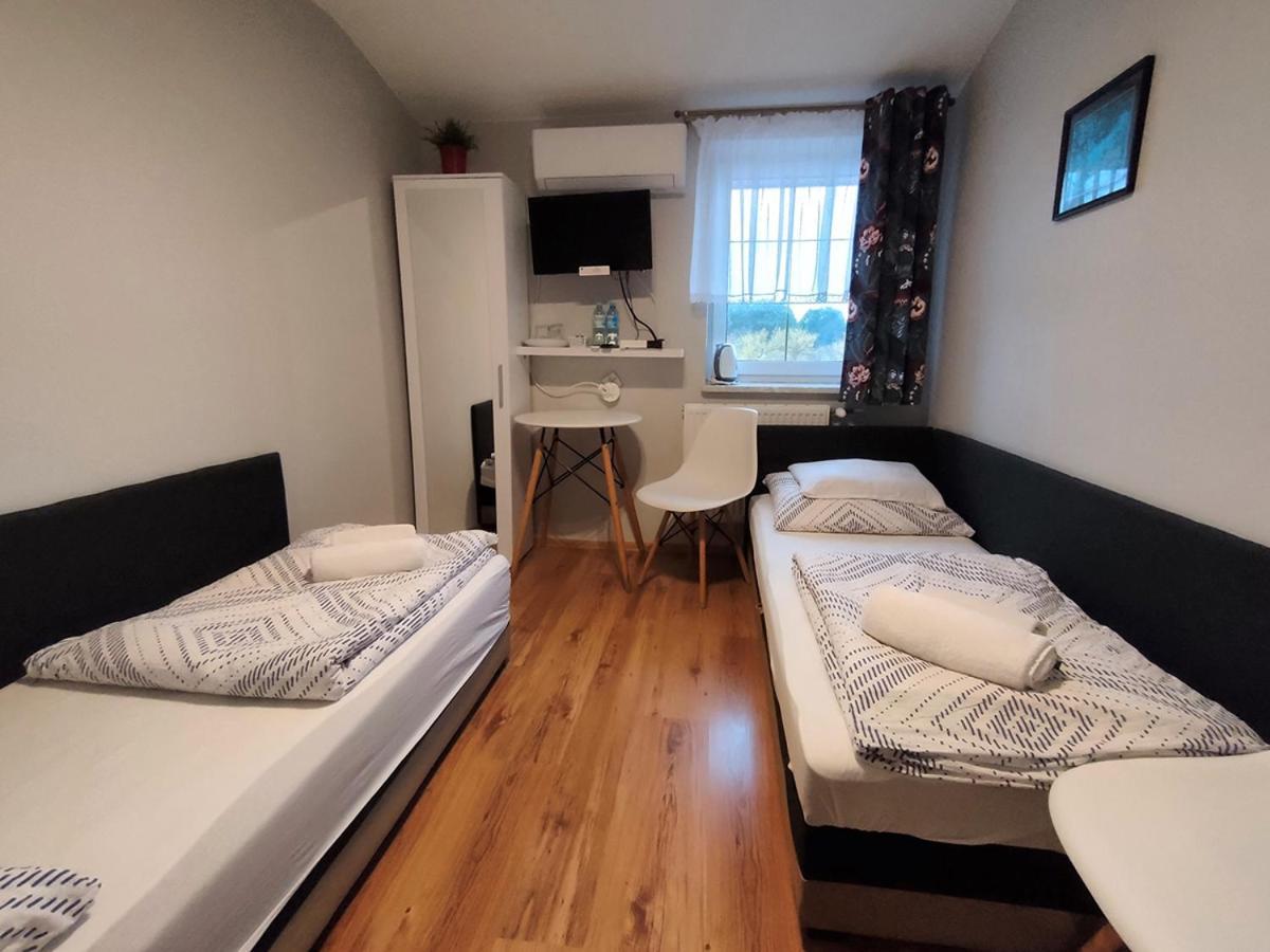 스타라초비체 Stajnia Pod Debem B&B 외부 사진