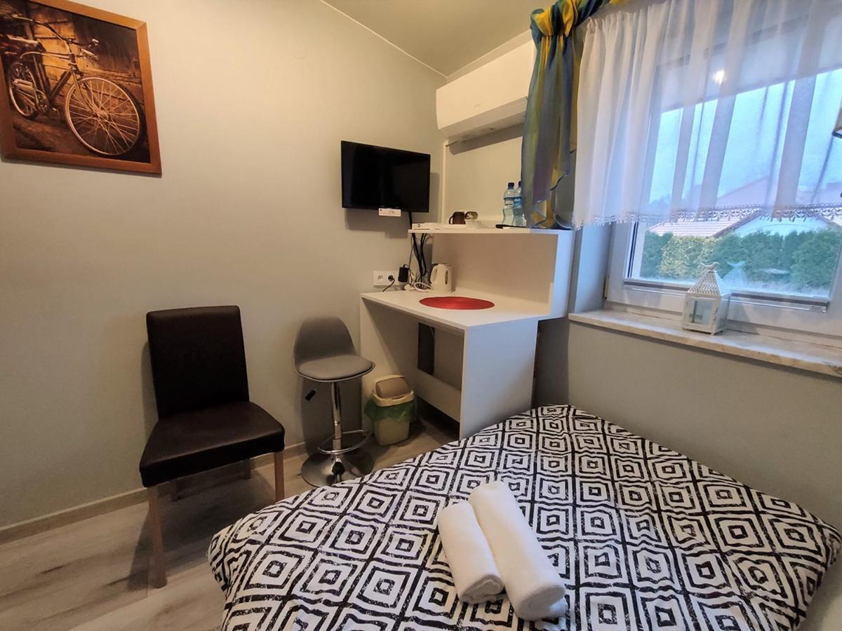 스타라초비체 Stajnia Pod Debem B&B 외부 사진